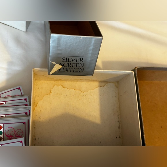 VINTAGE set of Trivial Pursuit game and expansion packs - Picture 10 of 12